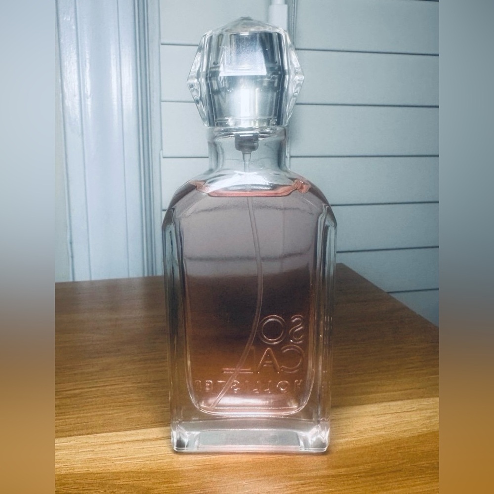 Hollister SoCal Eau de Parfum SPRAY 1.7oz